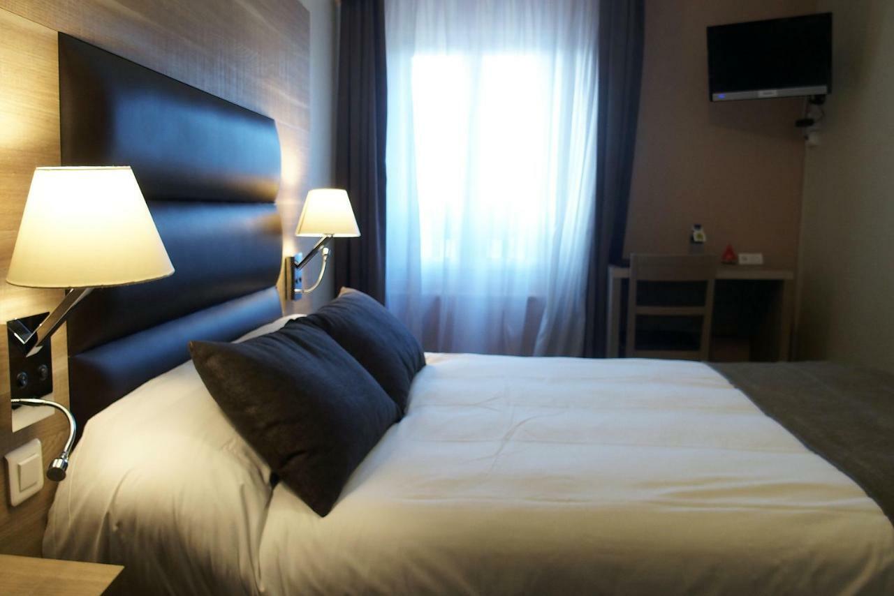 Logis Hotel - Auberge De L'Helix Rosoy  Esterno foto